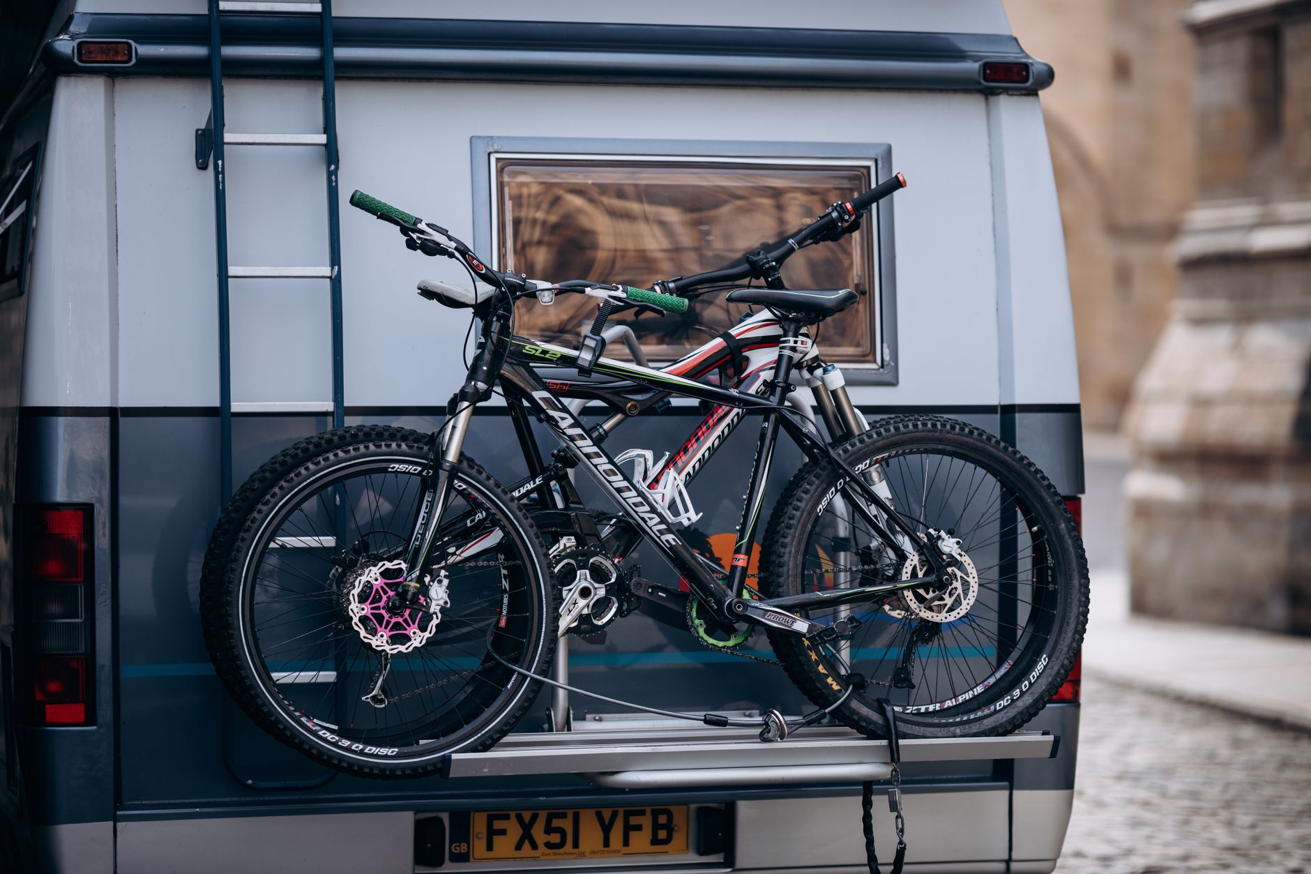 Cesta Mini – kempervan
